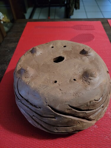 Pot avec pieds