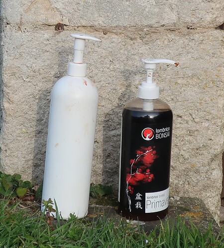 flacons d'engrais liquide